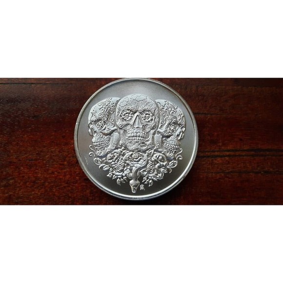 Art Round Sugar Skull Day Of Dead In coin capsule. 1 oz 999 SILVER - Picture 2 of 8